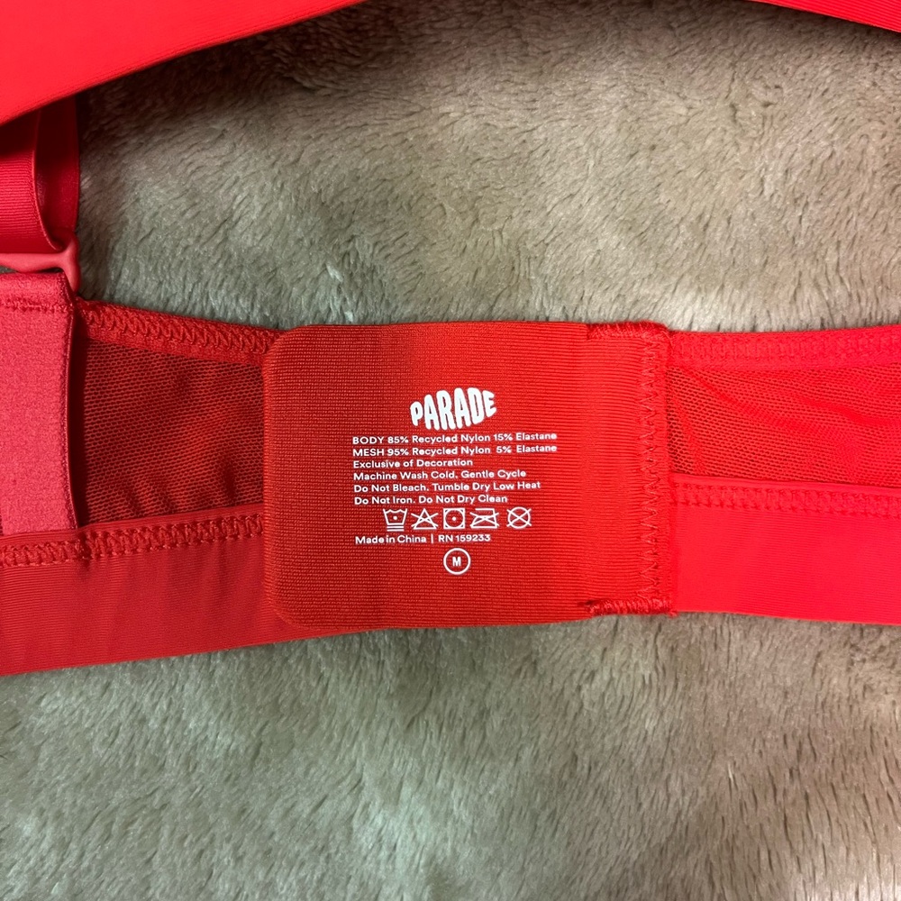 Red bra - Picture 3 of 3